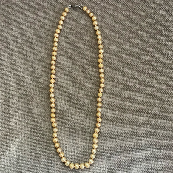 Champagne pearl necklace with removable pearl drop - Picture 3 of 8